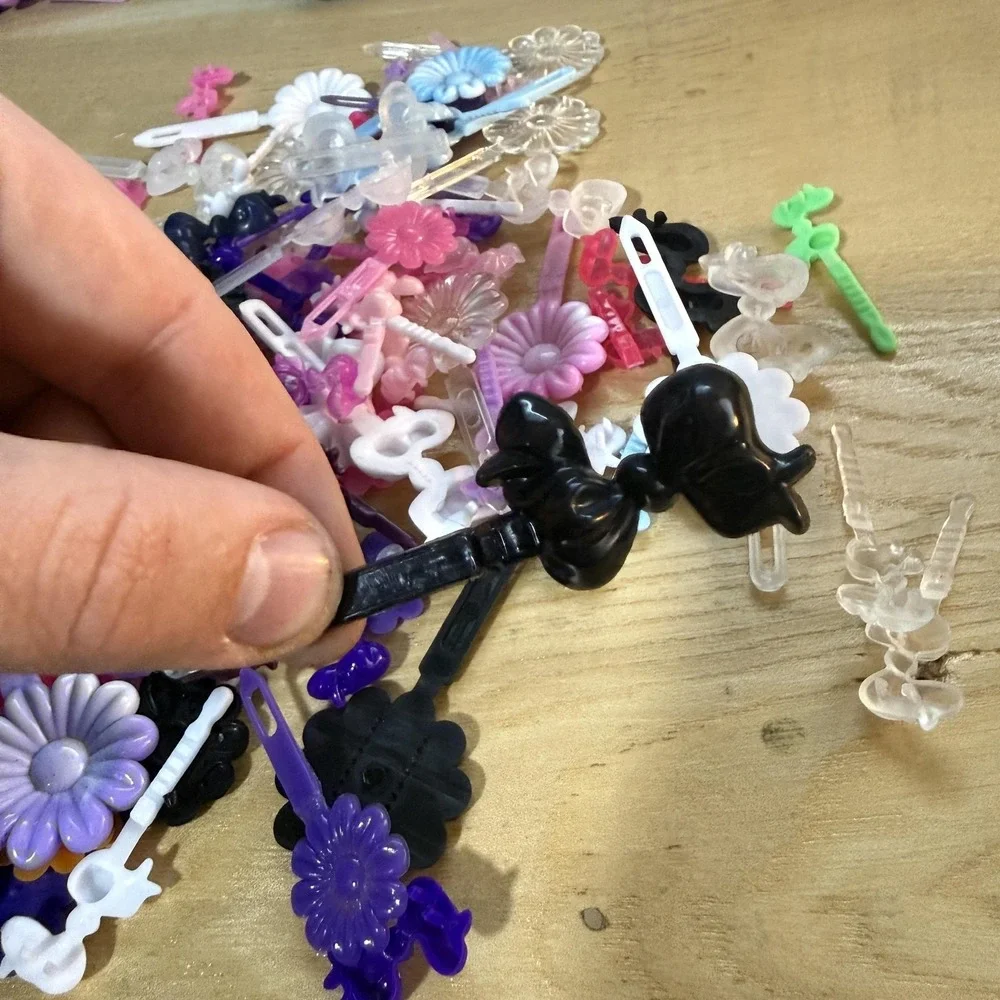 Vintage 80's 90's Hair Clips Barrettes Plastic Flowers Bows Lot of ~100